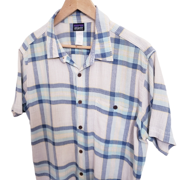Patagonia Cotton Short Sleeve Button Up Shirt with Blue Plaid Pattern Size L - Picture 2 of 8